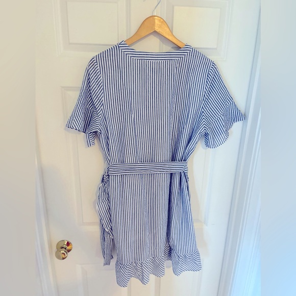 Vineyard Vines  Blue and White Size 10 Wrap Dress - Picture 2 of 4